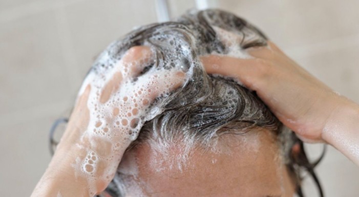 正しい洗髪方法を美容師が詳しく解説