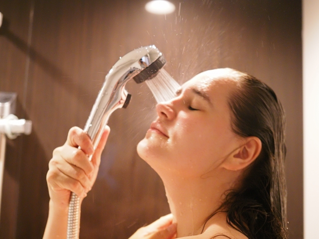 冷水シャワーの正しい効果的な方法